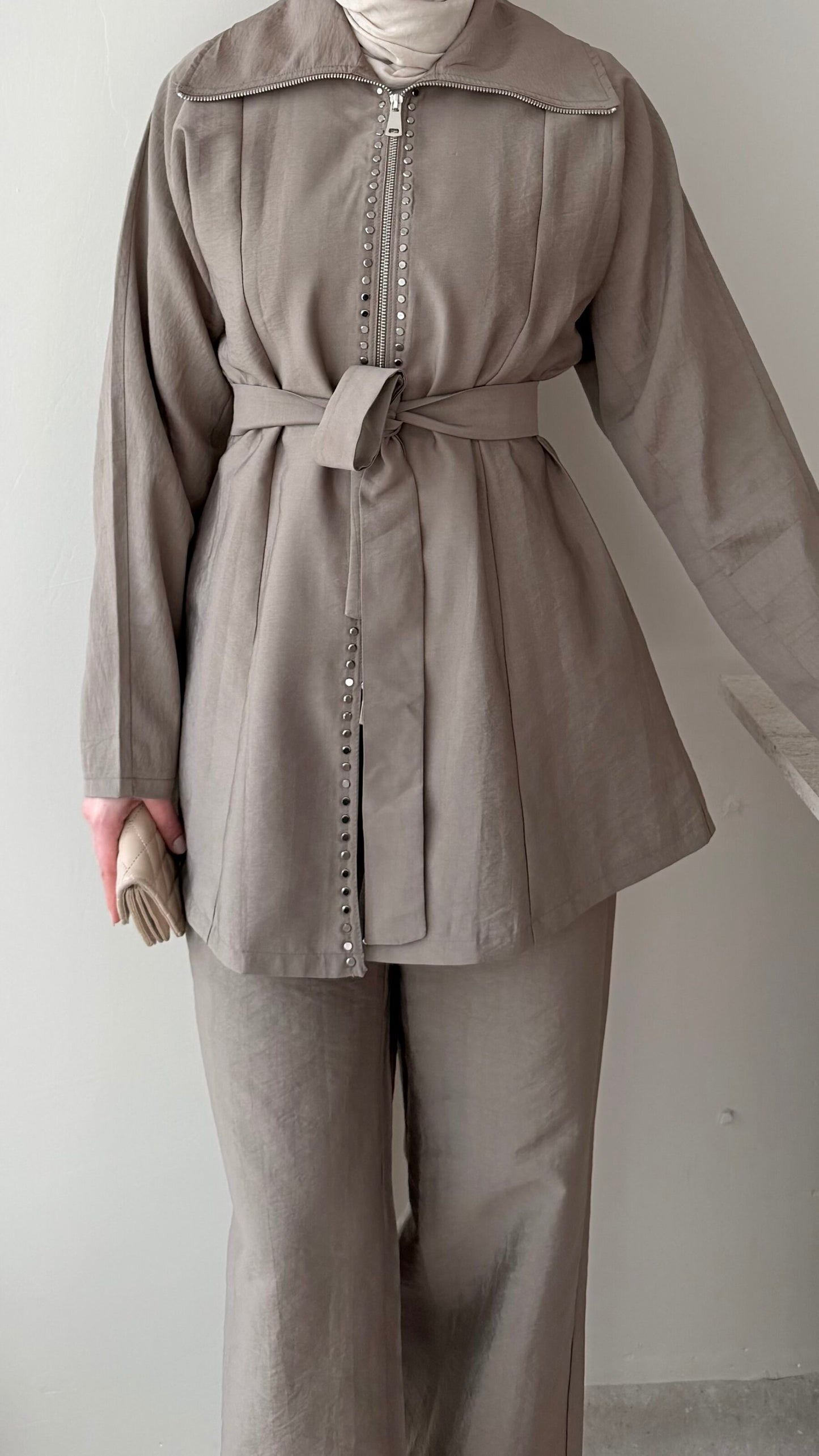 Mitra Taşlı Takım – Vizon