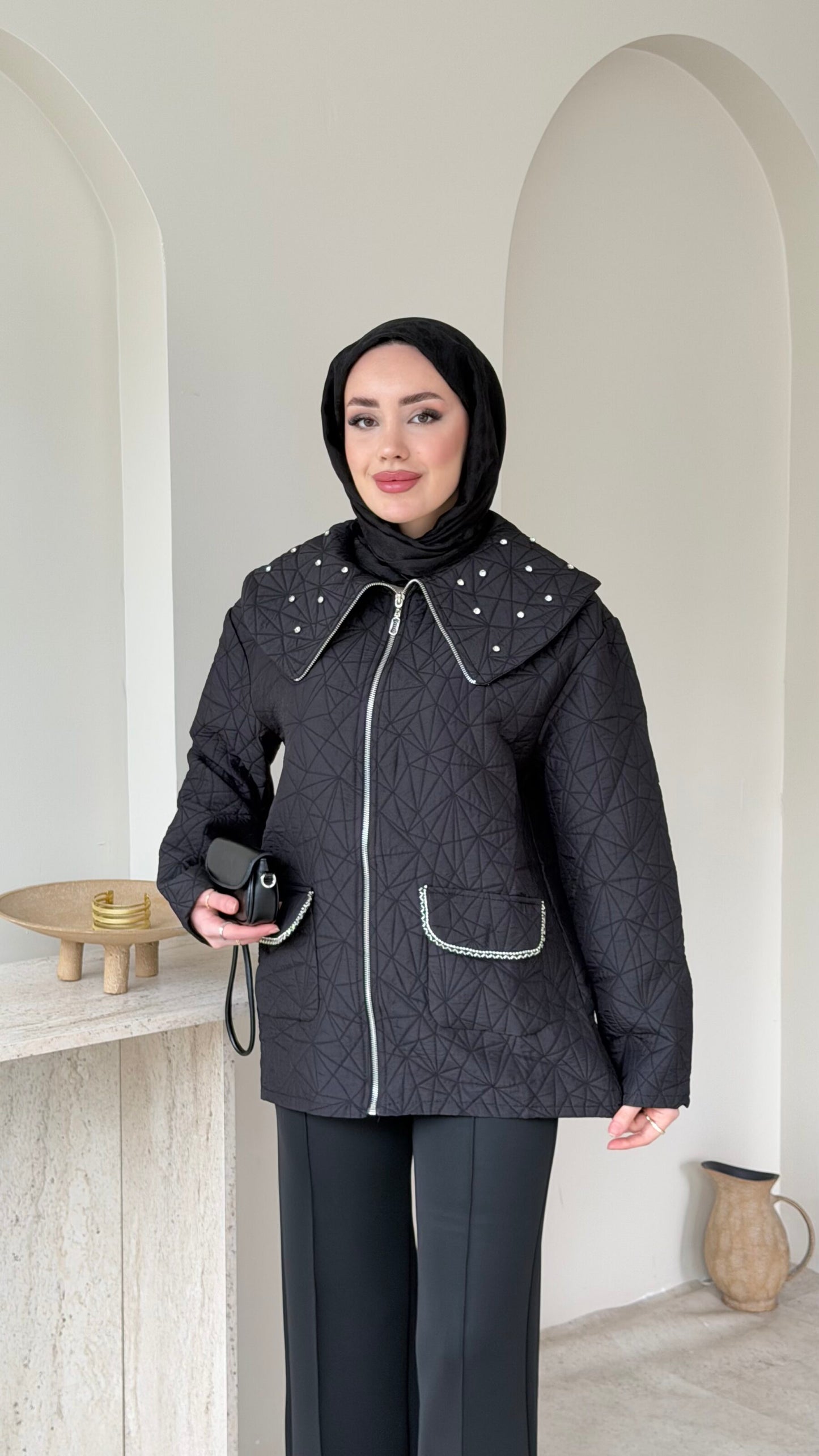 Lara Üçgen Desen Ceket – Siyah